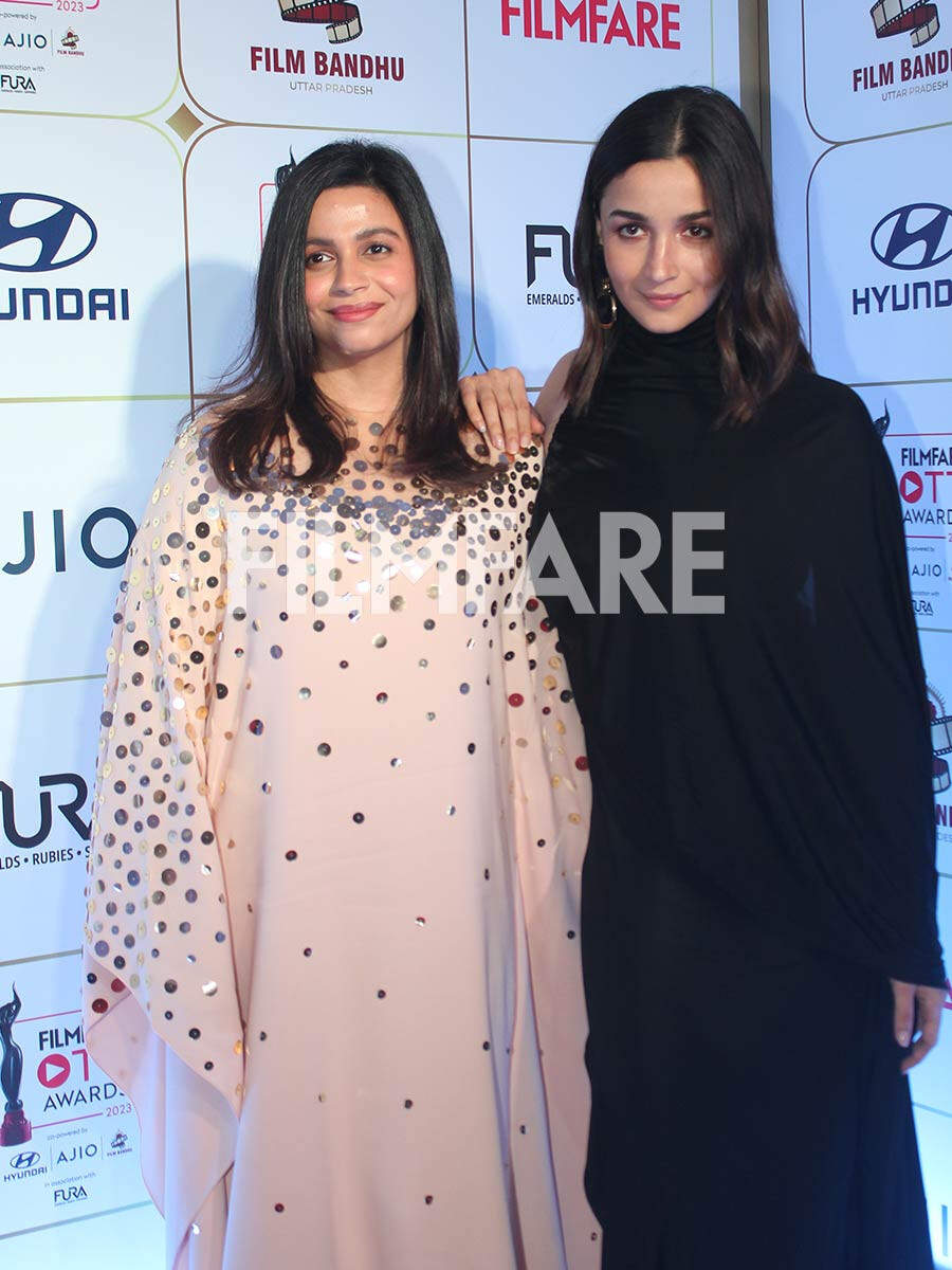 Shaheen Bhatt, Alia Bhatt