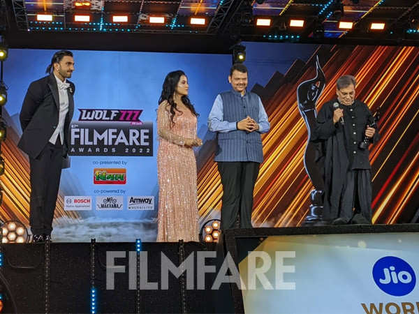 Filmfare Awards 2022 Winner: Ranveer, Kriti & Vicky: Meet The Top Winners  At 67th Filmfare Awards