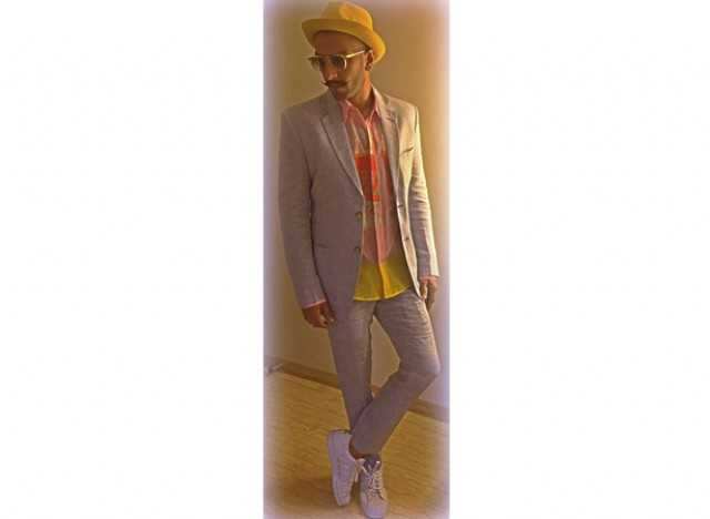 Ranveer Singh Donns a Quirky Suit, Pairs It Pinks Shoes and Yellow