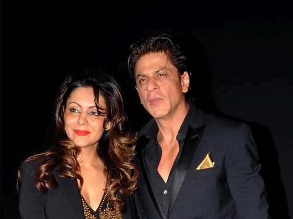 25th WEDDING ANNIVERSARY: Shah Rukh Khan And Gauri Khan's Rare Old