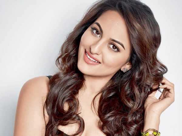 Sonakshi Sinha becomes the new face of MyGlamms new collection POSE   Bollywood News  Bollywood Hungama