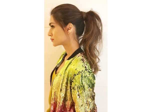 Easy everyday college hairstyles inspired by Kriti sanonKriti sanon  hairstyleHairstyles 2019  YouTube