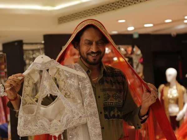 Irrfan Khan drapes a saree for Hindi Medium
