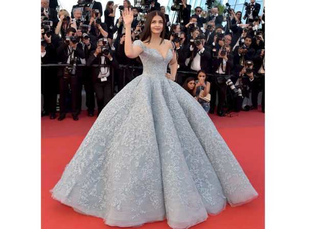 When Elsa met Cinderella! Aishwarya Rai Bachchan's princess look for Cannes  red carpet is more than perfect - The Economic Times