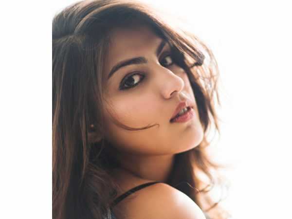 Rhea Chakraborty Chooses Sex Over Pizza