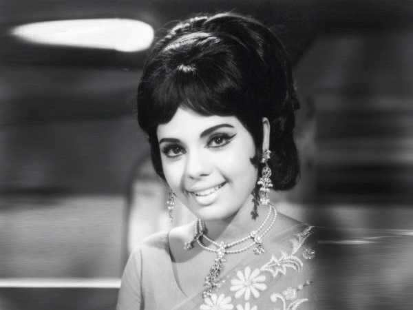 Mumtaz | Old actress, Vintage bollywood, Actresses