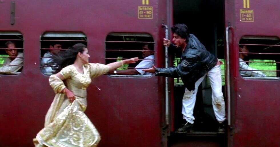 Kajol calls the iconic train scene from DDLJ pure chaos | Filmfare.com