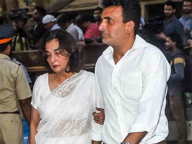 Late Vinod Khanna’s ex wife Geetanjali passes away ...
