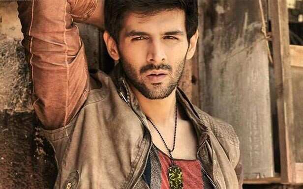Kartik Aaryan has had a successful year as with the release of Sonu Ke Titu Ki Sweety the actor entered the prestigious Rs 100 crores club. Well, apart from this, Kartik has a great mix of scripts in his kitty including Kirik Party and Luka Chuppi. The actor has almost wrapped up the shooting schedule of Luka Chuppi and now the actor has signed his next project with Anees Bazmee. Though Kartik has been finalized for the project, the makers are still looking for an actress to cast opposite him. The film will be produced by Bhushan Kumar and the makers want an actress who hasn’t worked with him before. Anees Bazmee has been working on the script for a while and will have his trademark style. Kartik will essay the role of a college student and loved the script. The film will go on floor by mid next year in Mumbai before moving abroad for further shoots. The recce for the film will begin early next year. Well, we are excited for this new project, what about you?