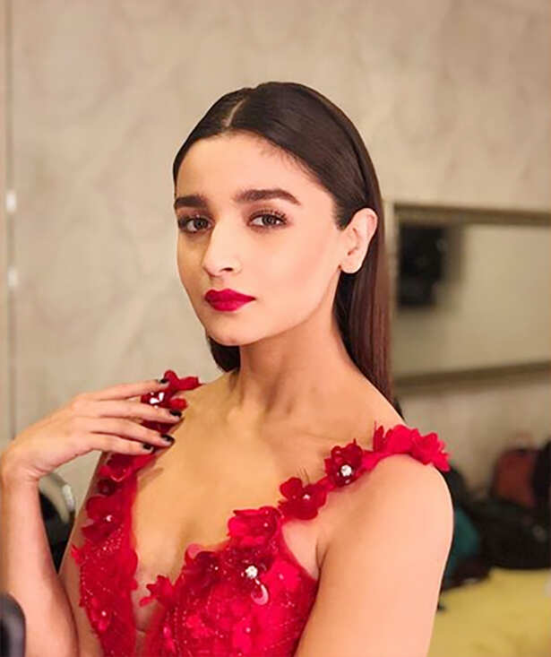 Ranveer Singh calls Alia Bhatt one of the most mind-boggling actors