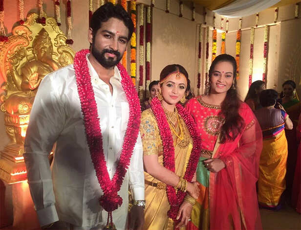 Malayalam Actress Bhavana S Wedding With Beau Naveen Looks Straight Out Of A Fairytale Filmfare Com