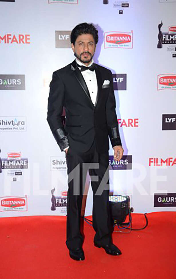 Filmfare Throwback: Best tuxedos worn by actors at the Filmfare Awards