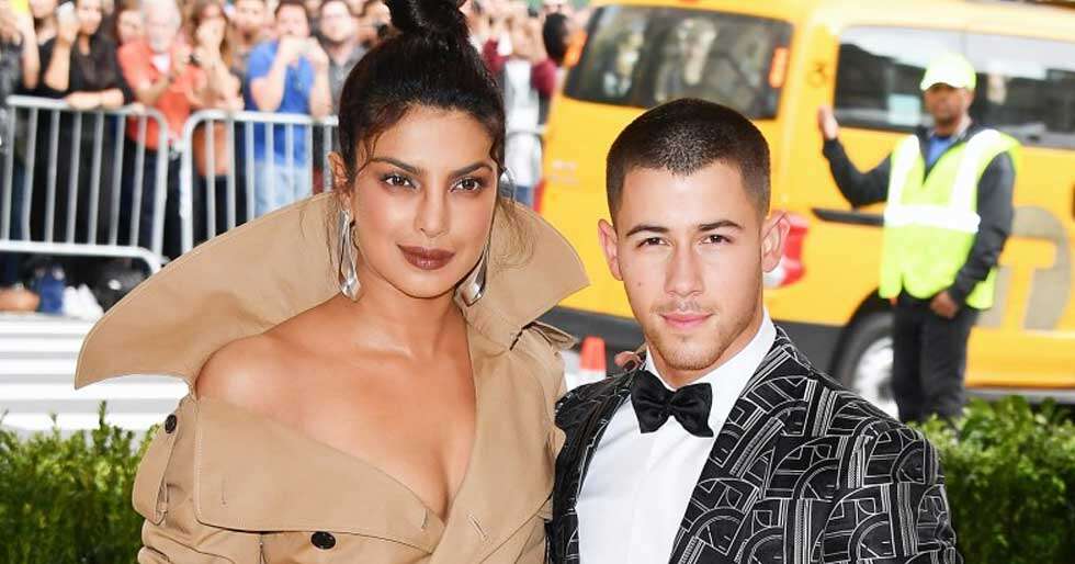 “nick Jonas Is Captivated By Priyanka Chopra” 