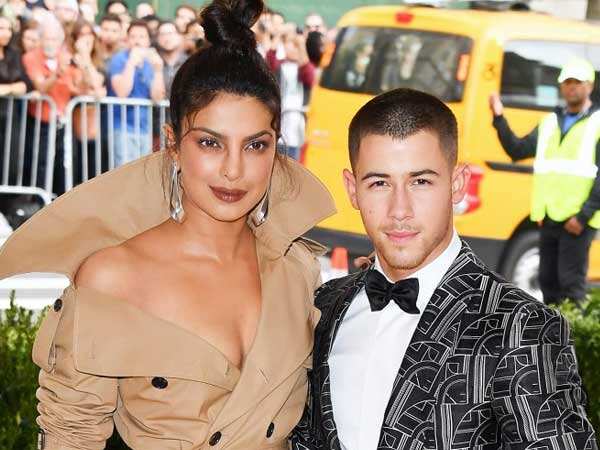 “nick Jonas Is Captivated By Priyanka Chopra” 