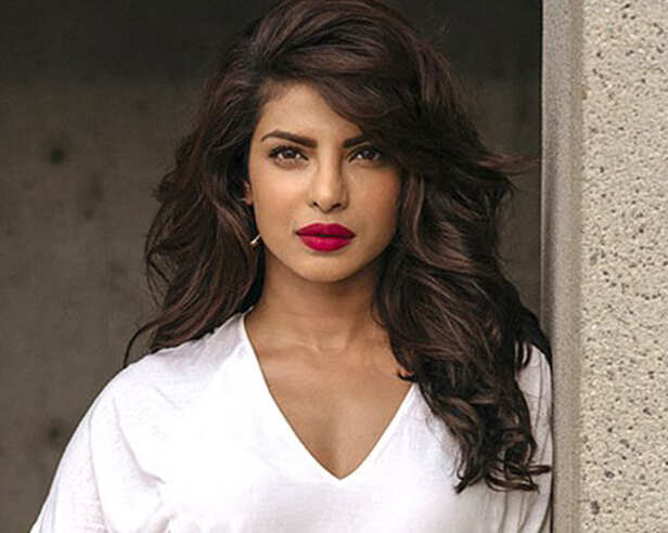 Priyanka Chopra to return to India next week | Filmfare.com