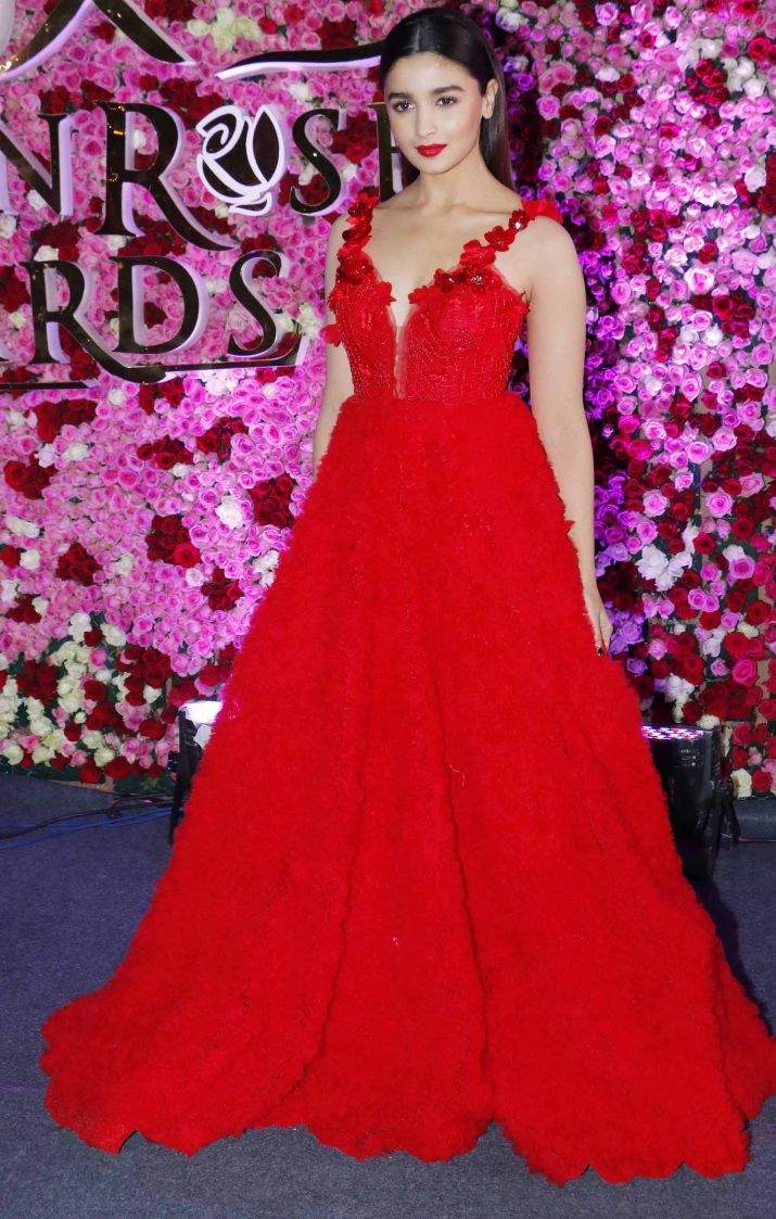 Alia Bhatt Looks Adorable In A Tiny Red Dress For The Kids Choice Awards |  Entertainment