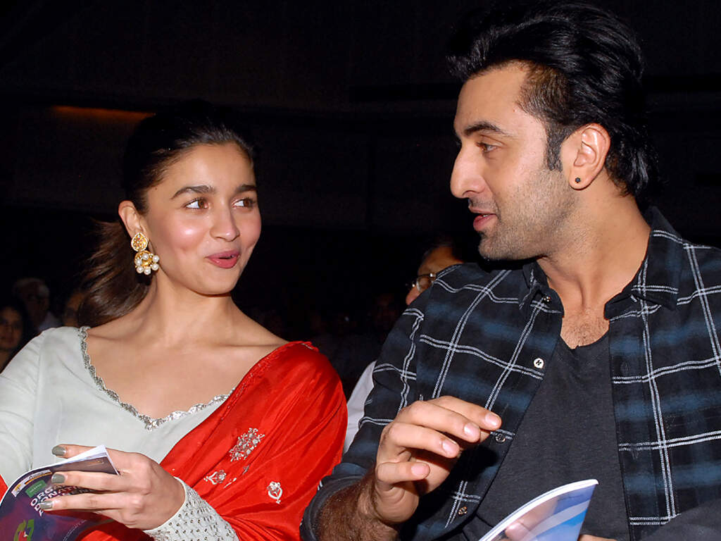 Ranbir Kapoor is the 'Sonam Kapoor of men's fashion' – Alia Bhatt