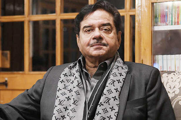 Filmfare has a fun rapid fire with veteran actor Shatrughan Sinha