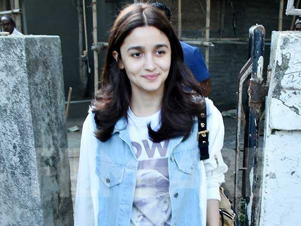 Alia bhatt 2024 casual dressing style