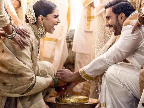 Deepika Padukone, Ranveer Singh Leave for Bengaluru for Wedding Reception,  See Pics - News18