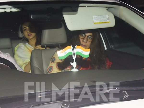 Sara Ali Khan and Amrita Singh clicked after a movie night