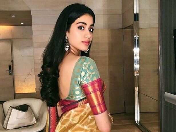 Janhvi Kapoor to play a chopper pilot in her next film