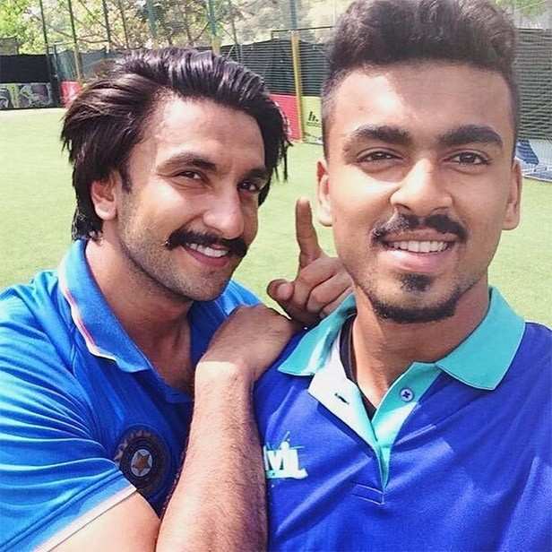 Check Out This Unseen Picture of Ranveer Singh With a Fan