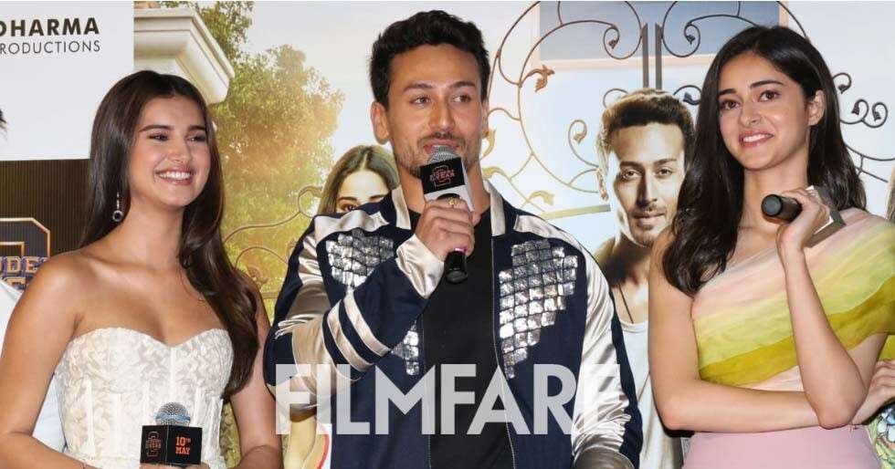 Tiger Shroff gets a kiss from Tara Sutaria and Ananya Panday at SOTY 2 ...