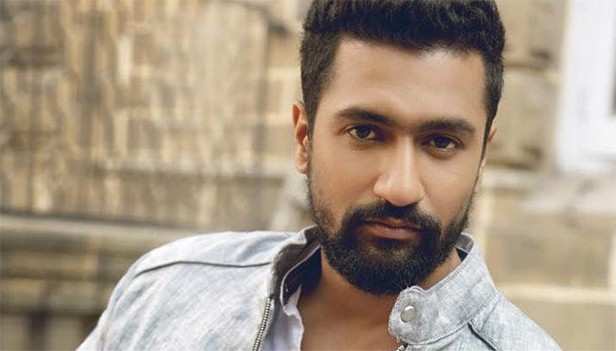 Video: Vicky Kaushal is breaking the internet with his version of Mere ...