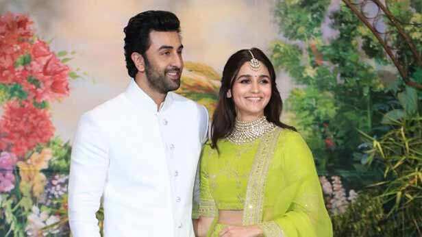 Alia Bhatt can’t stop blushing when teased about beau Ranbir Kapoor ...