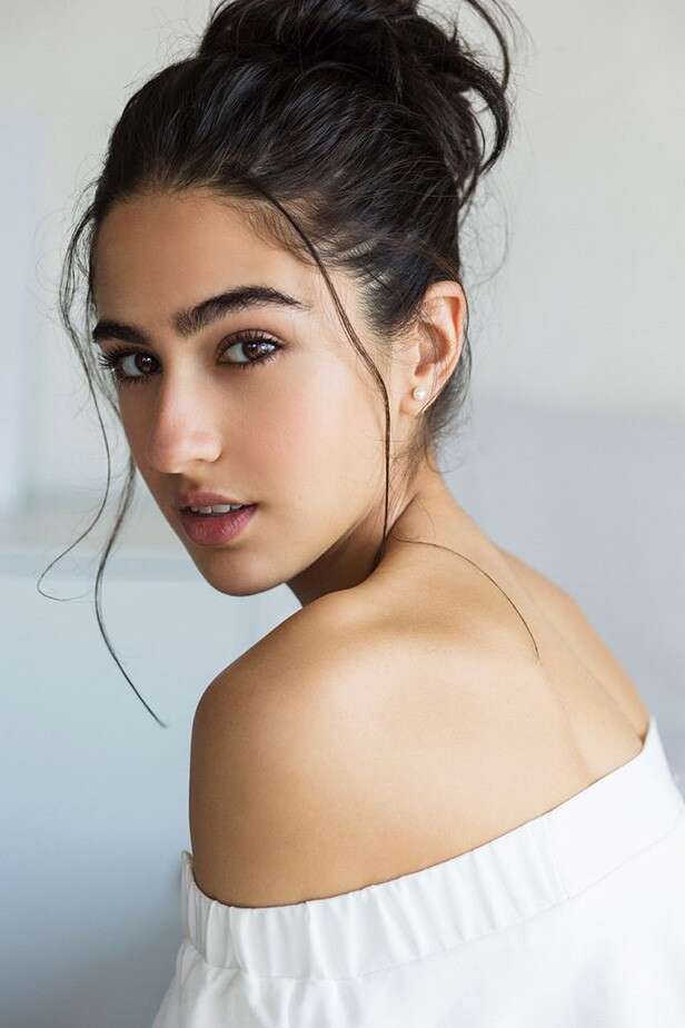 [Image: saraalikhan21548228153.jpg]