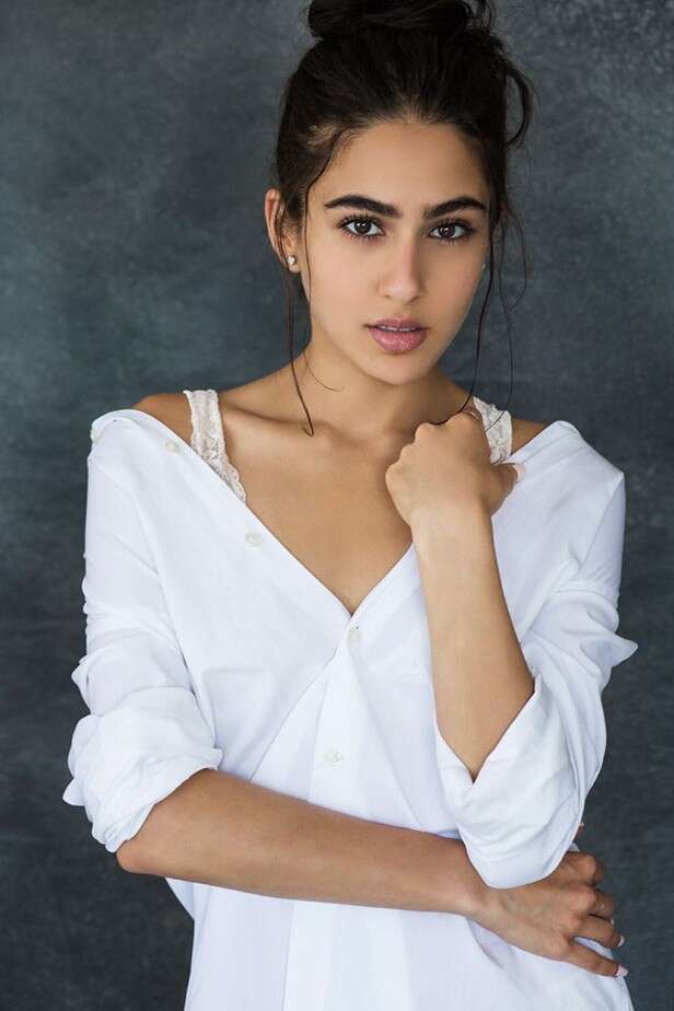 [Image: saraalikhan41548228166.jpg]