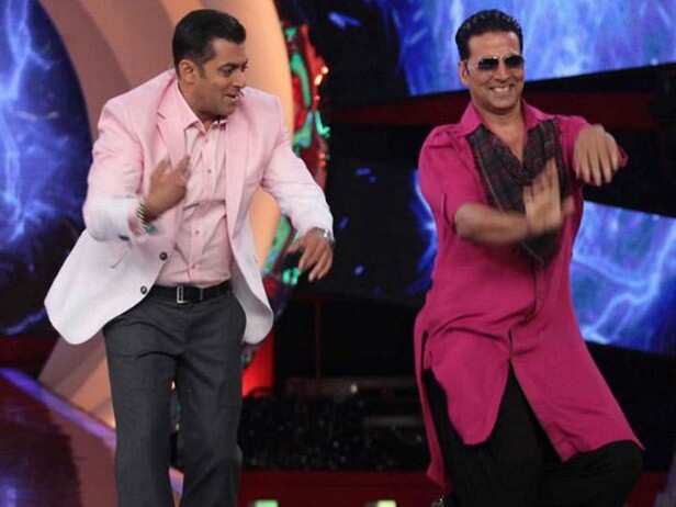 Salman Khan drops by Akshay Kumar's set, sparks clash aversion rumours