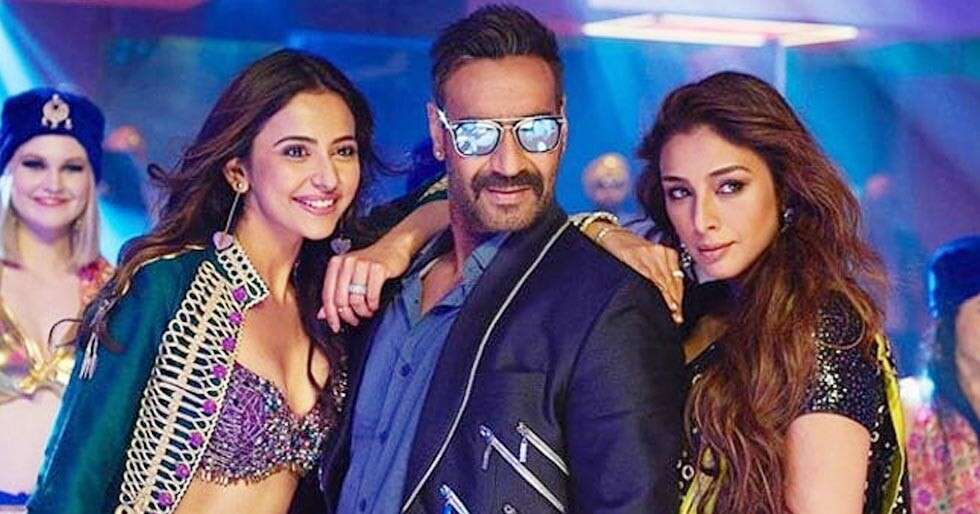 Movie Review: De De Pyaar De | Filmfare.com