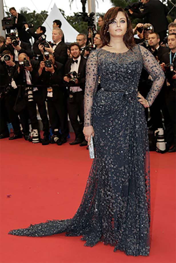 Cannes 2022: Aishwarya Rai Bachchan dazzles in a black gown with floral  accents; see pictures here – Firstpost