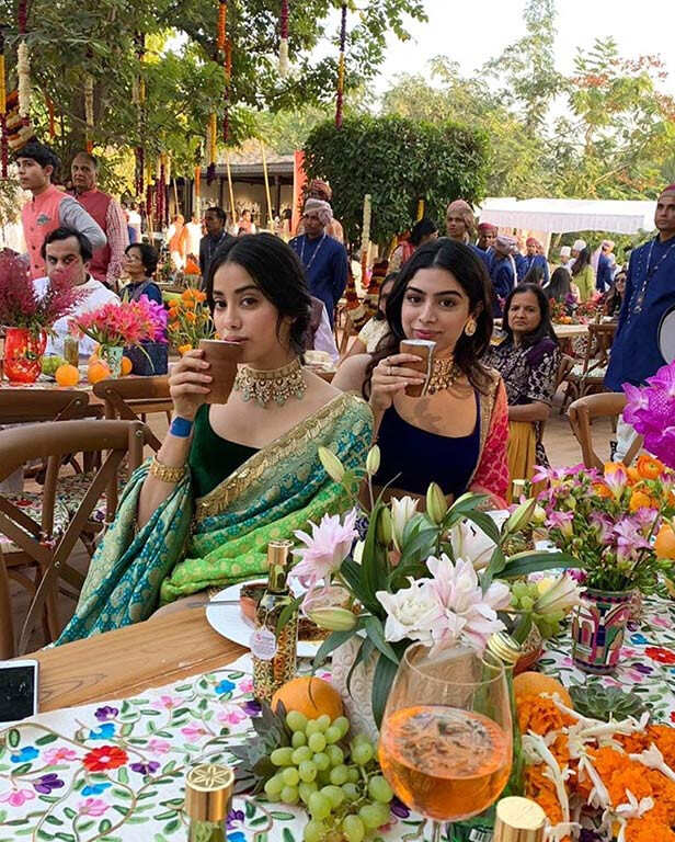 Janhvi Kapoor Has The Most Special Birthday Wish For Sister Khushi ...