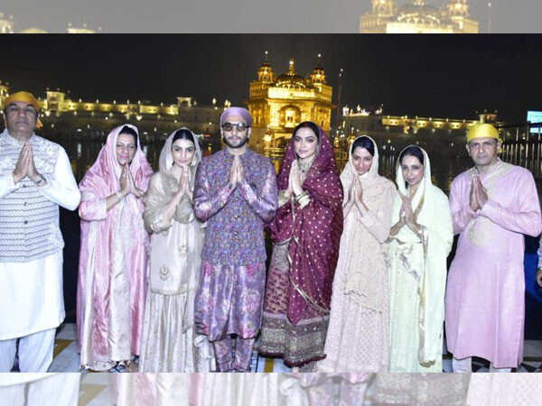 Deepika Padukone And Ranveer Singh Seek Blessings At Golden Temple