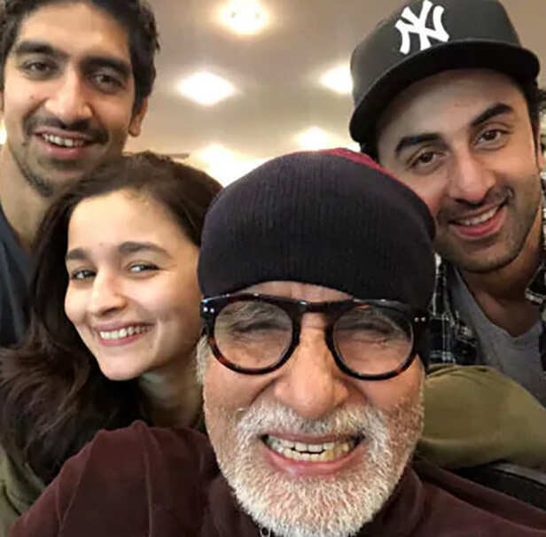 Shah Rukh Khan To Shoot For Ranbir Kapoor And Alia Bhatts Brahmastra 1585