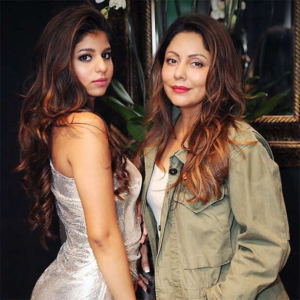 Oops Moment: Suhana Khan Getting Conscious Caught On Camera; Check Out