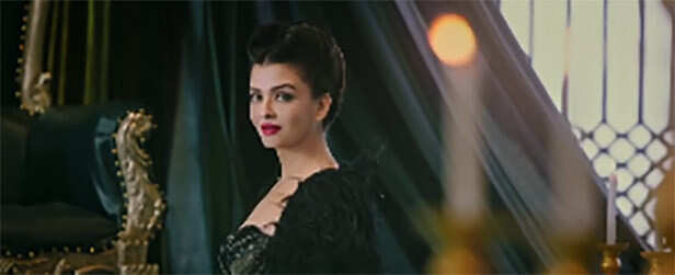 Aishwarya Rai Bachchan goes bold and beautiful in the Hindi teaser of ...