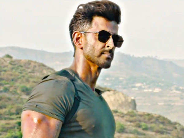 Hrithik Roshan pulls off a risky stunt for his upcoming film War