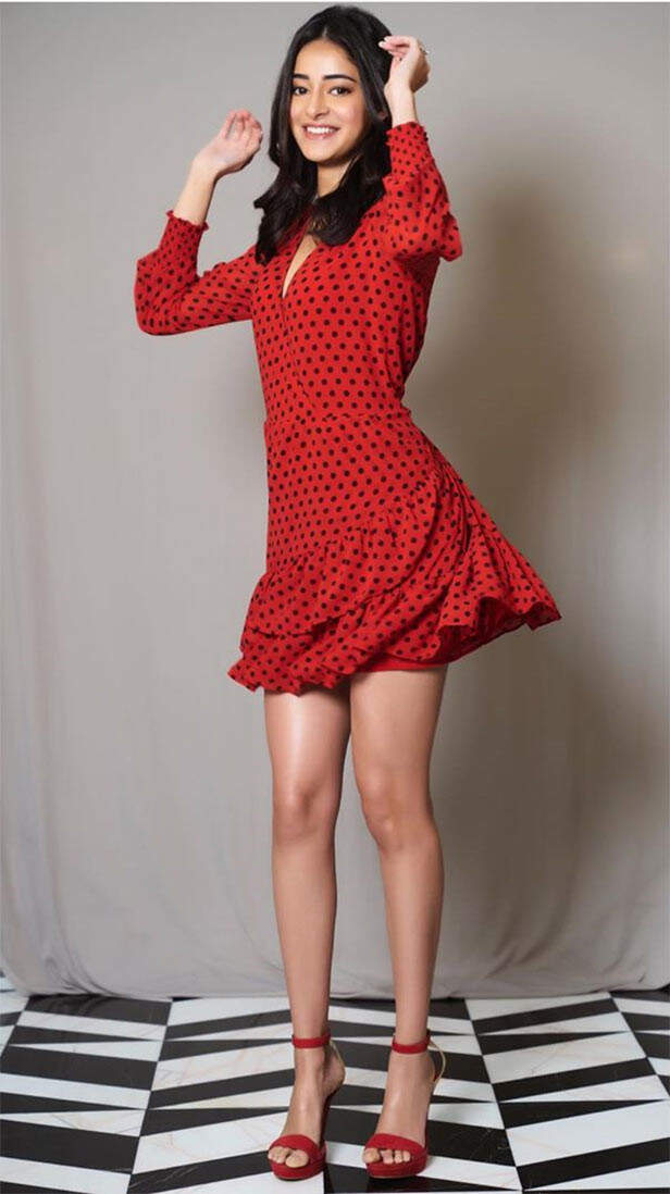 Bollywood red hot sale dress