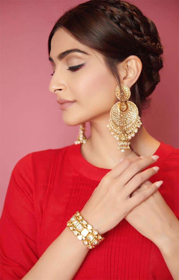 8 hairstyles to steal from Sonam Kapoor 