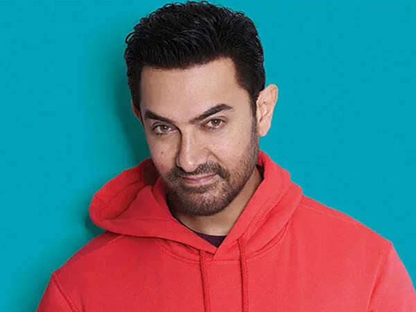 Aamir Khan's haircut session to get the 'Ghajini' look - Bollywood Hungama