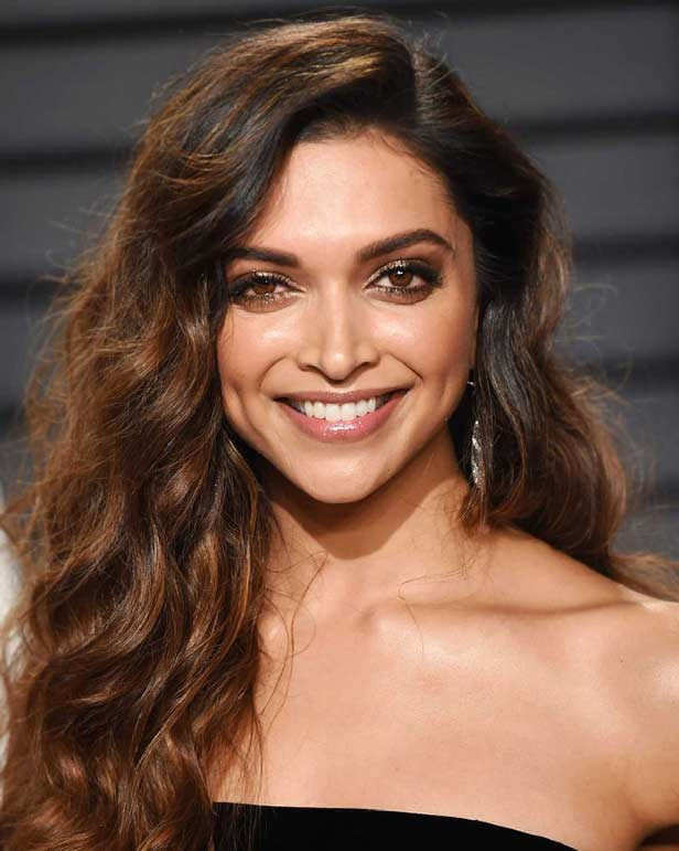 Deepika watches American Hustles at home during the quarantine ...