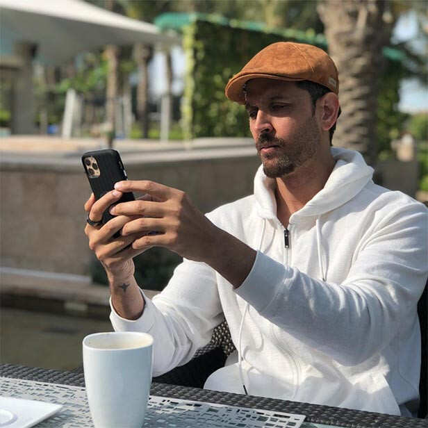Hrithik Roshan provides food packages for several people in need | Filmfare.com