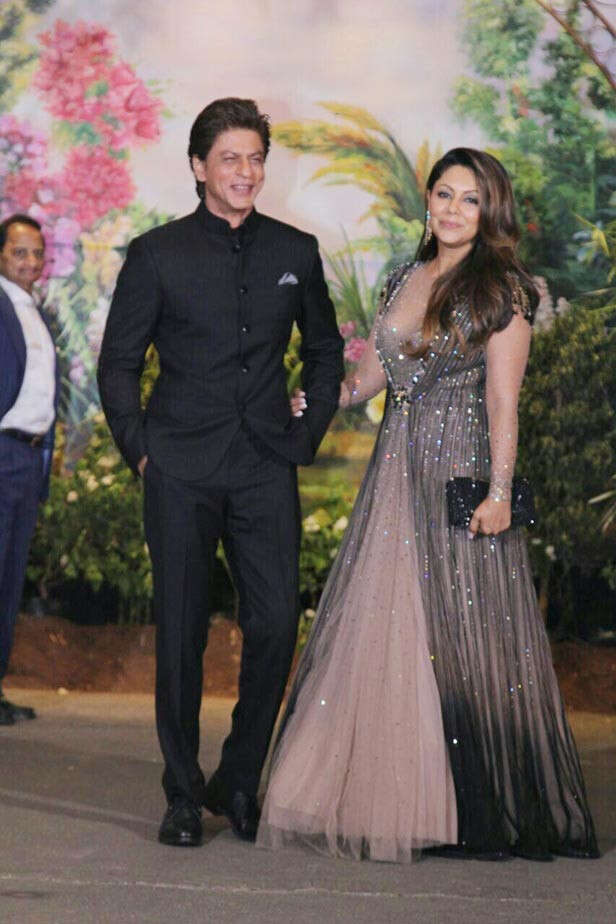 Gauri and Shah Rukh Khan offer their 4-storey office to BMC for quarantine facilities | Filmfare.com