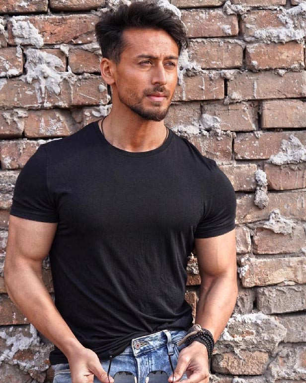  Tiger Shroff  dedicates a post to all the stuntmen 