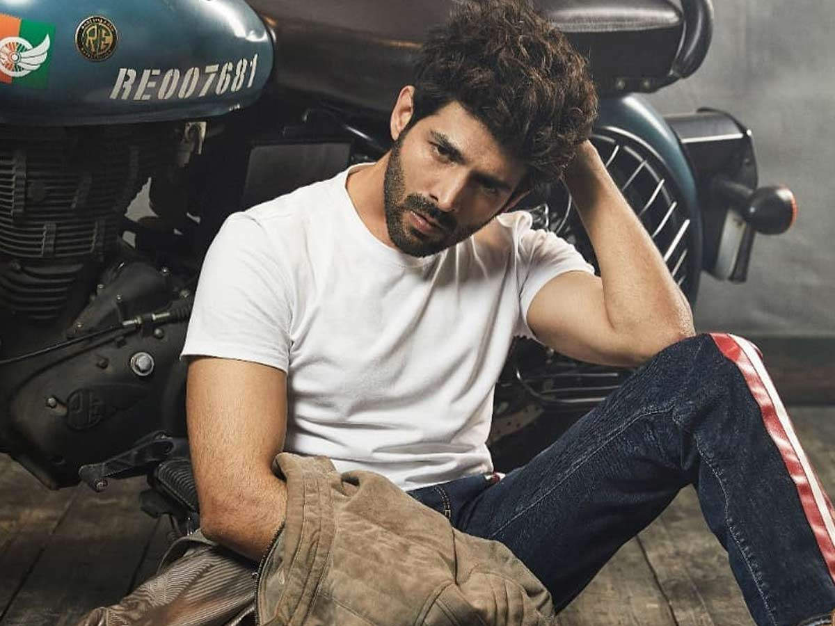 Kartik Aaryan's action film with Om Raut will roll later and Adipurush is  not the reason behind it | Filmfare.com