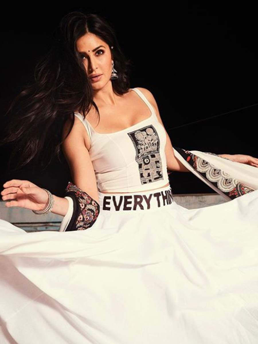 Katrina Kaif has been keeping herself busy during the lockdown with several things just like all of us. Be it home chores, reading scripts or catching up with family, the actress has been doing it all. She began the lockdown with a lot of enthusiasm just like most of us as she kept posting videos and photos regularly on social media to keep her fans entertained, however, now her pace of doing that has slowed down for obvious reasons. But today, Katrina took to Instagram to share details about her love for cricket and how much she misses playing it. She captioned a picture of herself holding a bat as, “Missing Cricket ð always ready to play ðÂÂÂð»âÂÂï¸Âproperly attired or no ð” Sweet, isn’t it?